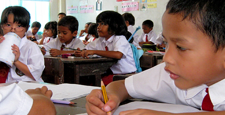 Contoh teks negosiasi (di lingkungan keluarga,sekolah, pekerjaan, jual beli hp, pasar dll) beserta strukturnya di artikel sebelumnya saya pernah menguraikan mengenai teks … 21 Contoh Teks Negosiasi Singkat Jual Beli Lingkungan Keluarga Beserta Strukturnya